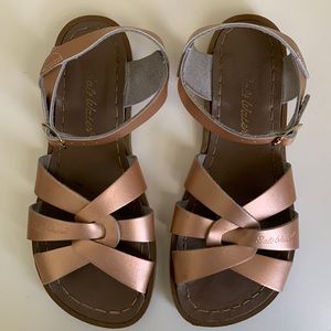 Salt Water Sandsls Rose Gold Kid’s 4 Women’s 6 EUC